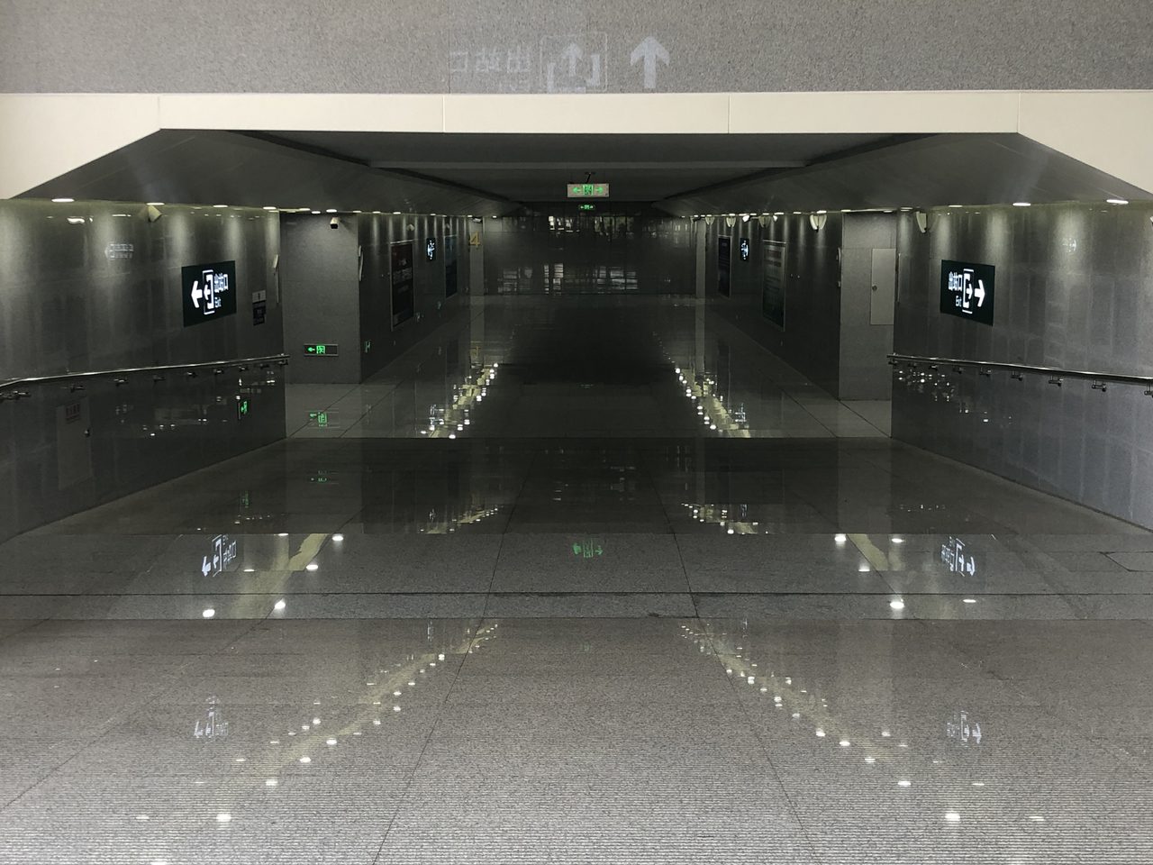 玉林北站出站通道